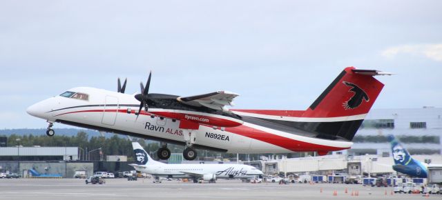 de Havilland Dash 8-100 (N892EA)