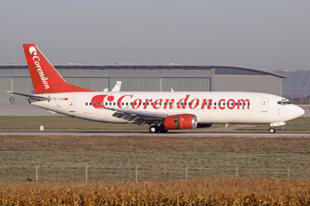 BOEING 737-400 (TC-TJC)