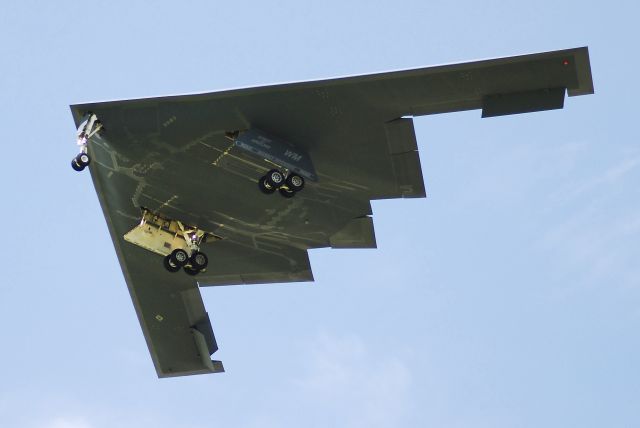 Northrop Spirit (82-1067) - Spirit of Arizona landing on Runway 19.