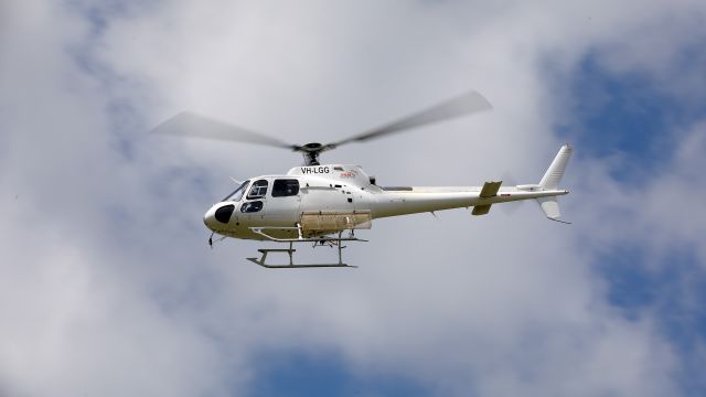 Eurocopter AS-350 AStar (VH-LGG)