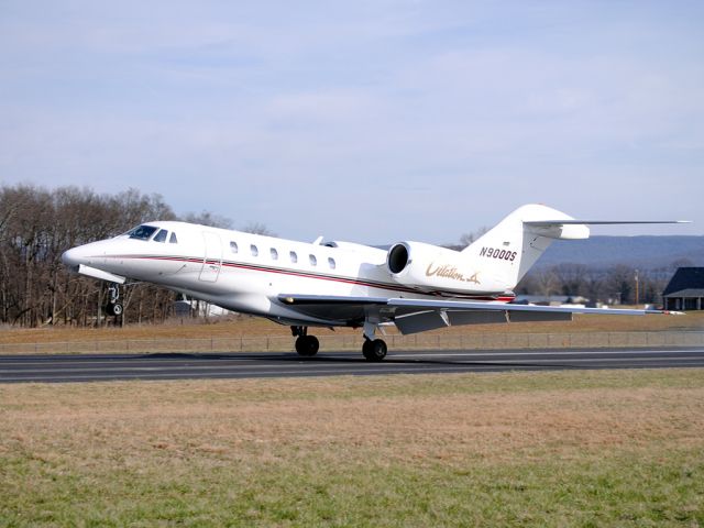 Cessna Citation X (N900QS) - Visual approach to landing runway 36, welcome to Winchester, TN.