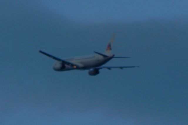 Airbus A321 (EK-AAD)