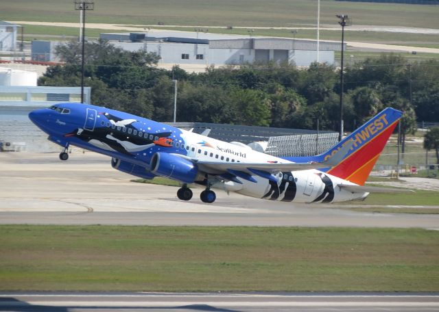 Boeing 737-700 (N280WN) - Penguin One