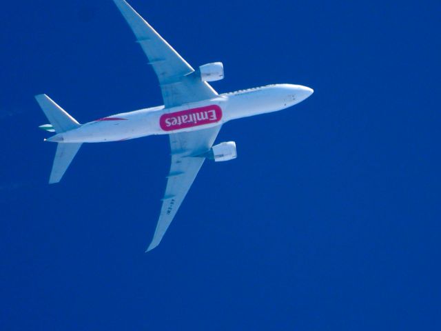 BOEING 777-200LR (A6-EWI) - UAE78FHbr /DXB-IAHbr /10/11/22