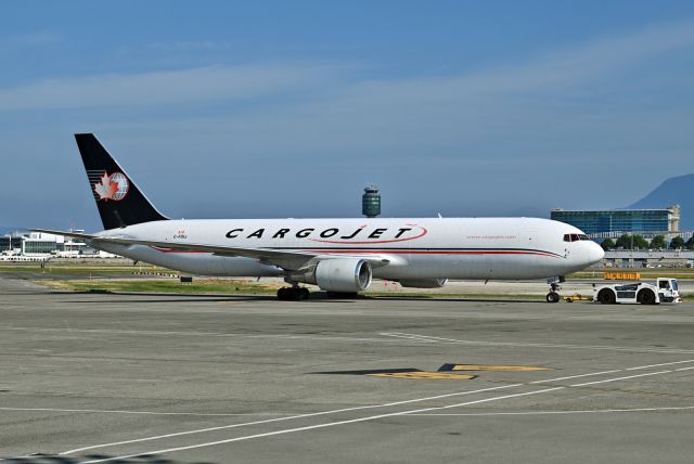 BOEING 767-300 (C-FDIJ)