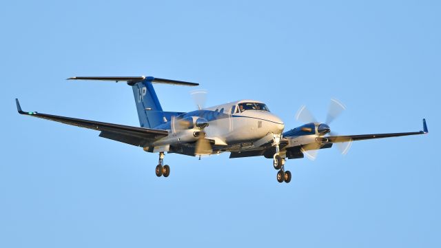 Beechcraft Super King Air 350 (N868UP) - Gama Aviation (Wheels Up) Beechcraft Super King Air 350 (N868UP) arrives at KRDU Rwy 23R on 12/04/2019 at 4:27 pm.