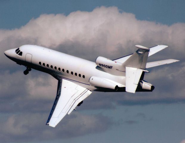 Dassault Falcon 900 (N900MF)