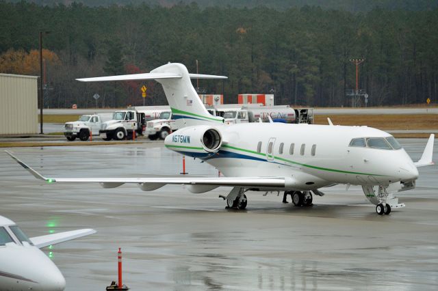 Bombardier Challenger 300 (N575MW) - Challenger 350