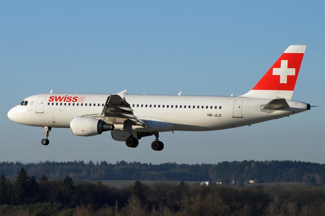 Airbus A320 (HB-JLQ)