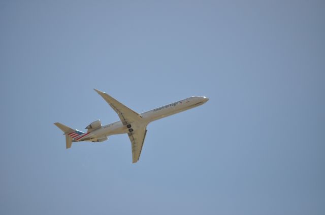 Canadair Regional Jet CRJ-200 (N953LR)