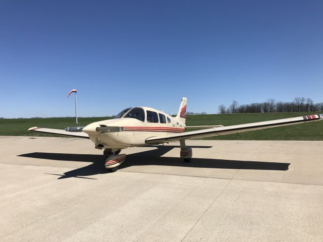 Piper Cherokee (N8384S)