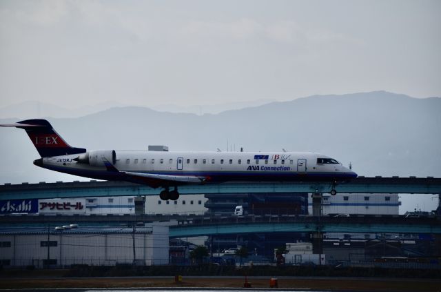 Canadair Regional Jet CRJ-700 (JA12RJ)