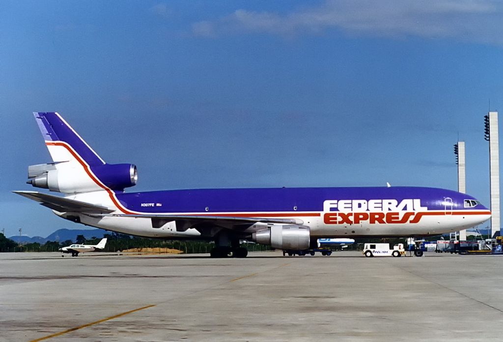 McDonnell Douglas DC-10 (N307FE)