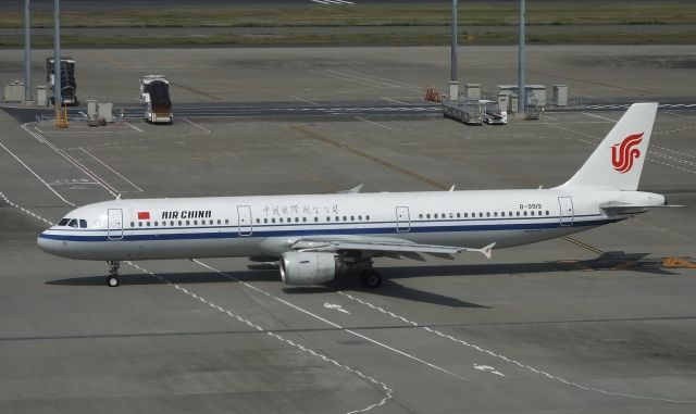 Airbus A321 (B-9919) - Taxing at HND 2016/05/23.