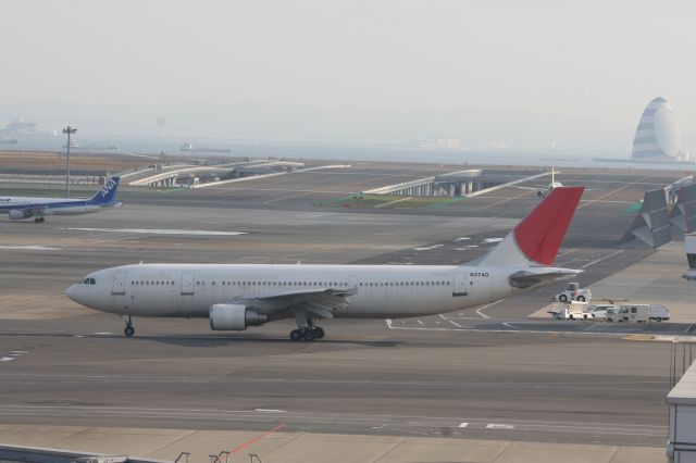 Airbus A300F4-600 (N3740)