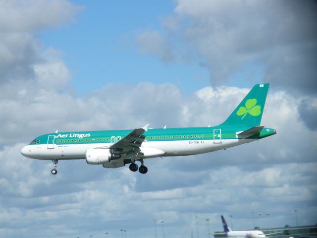 Airbus A321 (EI-DEB) - EI DEB LANDING AT DUBLIN 14/09/13