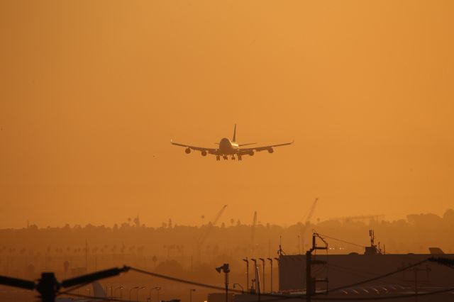 Boeing 747-400 (HL7605)