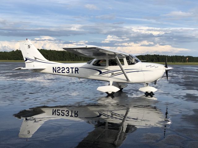 Cessna Skyhawk (N223TR)