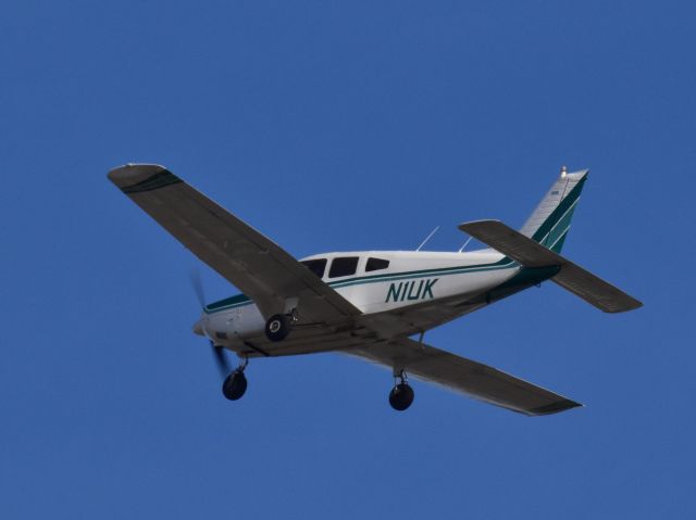 Piper Cherokee (N1UK)