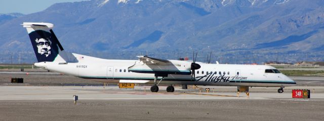 de Havilland Dash 8-400 (N419QX)