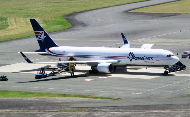 BOEING 767-300 (N378CX)