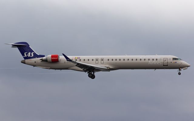 Canadair Regional Jet CRJ-900 (EI-FPE)