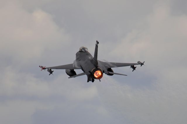 Lockheed F-16 Fighting Falcon (89-2109) - Here’s a little #afterburner action to warm you up on a cold Ohio Saturday courtesy of the 180th Fighter Wing near Toledo, 9 Apr 2022.