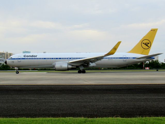 BOEING 767-300 (D-ABUM)