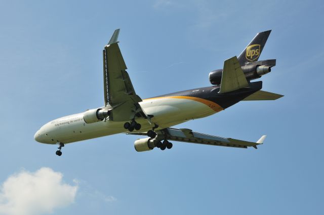 Boeing MD-11 (N273UP) - 2011/9/10