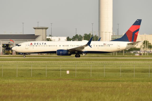 Boeing 737-900 (N840DN) - 5-L 05-17-23