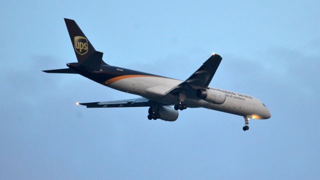 Boeing 757-200 —