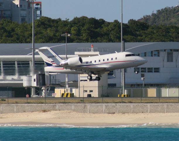 Canadair Challenger (N950PG)