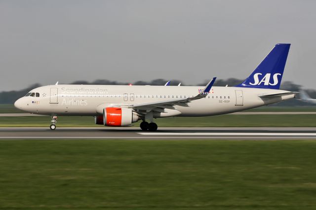 Airbus A320neo (SE-ROP) - SK2548 rolling on the flight back to Stockholm