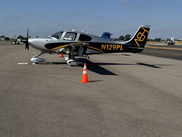 Cirrus SR-22 (N129PL)