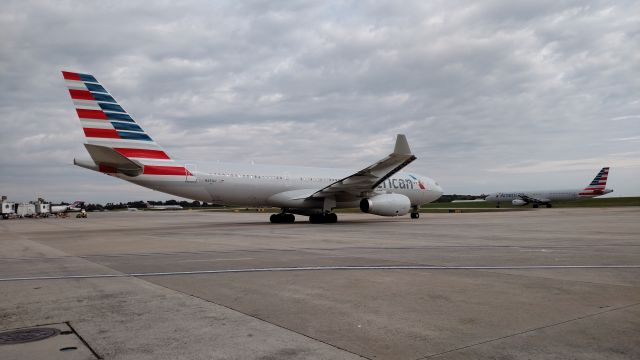 Airbus A330-200 (N291AY)