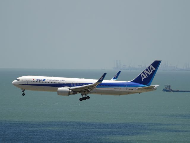 BOEING 767-300 (JA622A)