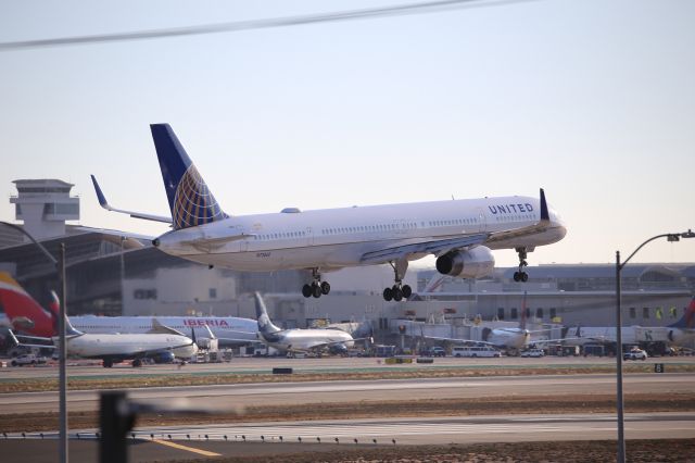 BOEING 757-300 (N73860)