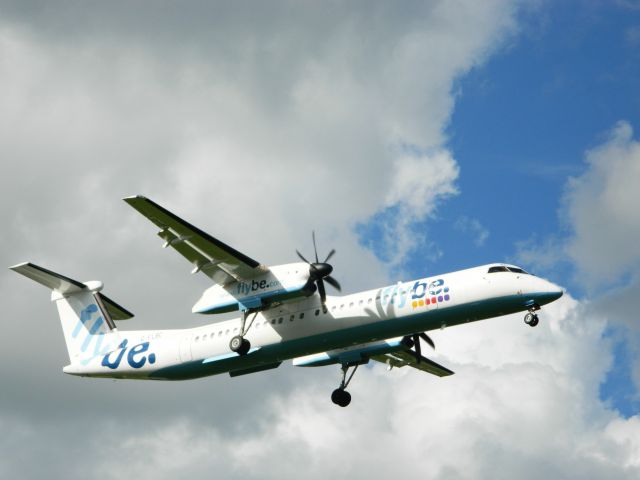 de Havilland Dash 8-400 (G-FLBC)