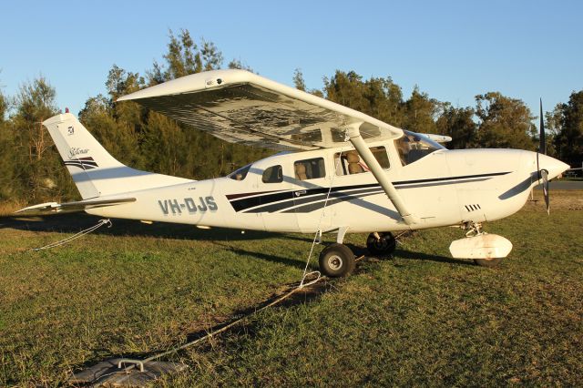 Cessna 206 Stationair (VH-DJS)