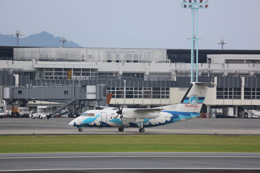 de Havilland Dash 8-100 (JA81AM)