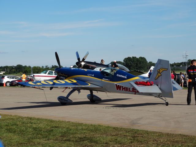 Piper Apache (N821MG) - Extra EA300/SC