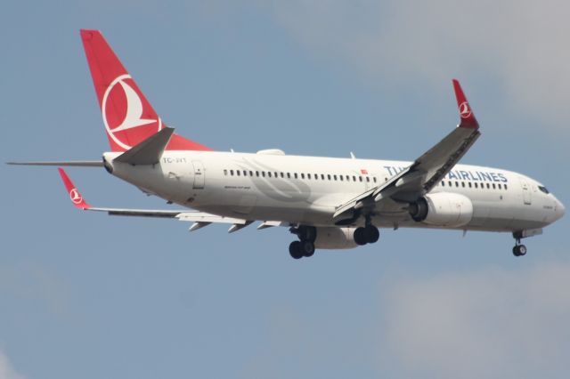 Boeing 737-800 (TC-JVT)