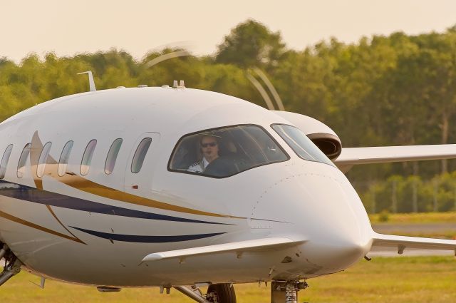 Piaggio P.180 Avanti (N109SL) - Taxing Cape May County NJ