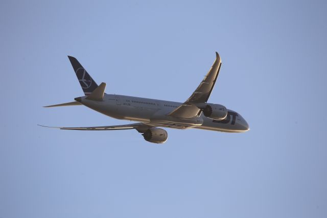 Boeing 787-9 Dreamliner (SP-LSB)
