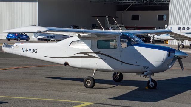 Cessna Centurion (VH-MDG) - The aircraft seems to be missing a very crucial component. 