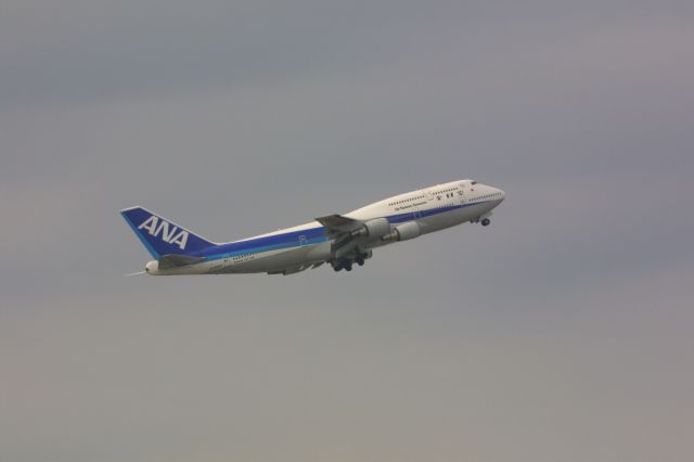 Boeing 747-400 (JA8965)