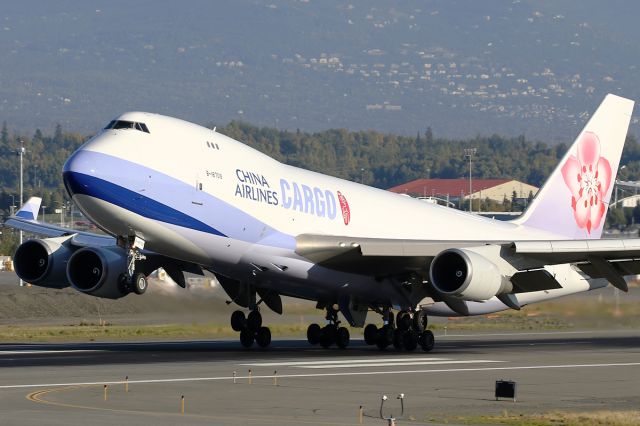 Boeing 747-400 (B-18709)