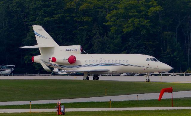 Dassault Falcon 900 (N950JB) - Mackinac Island Airport