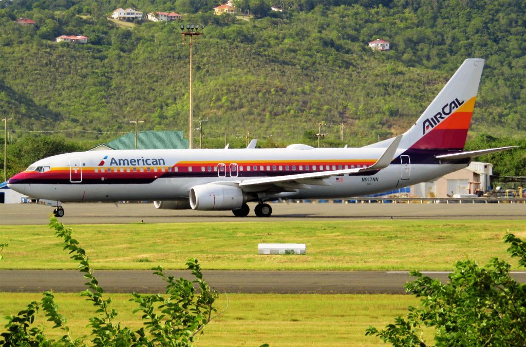 Boeing 737-800 (N917NN)