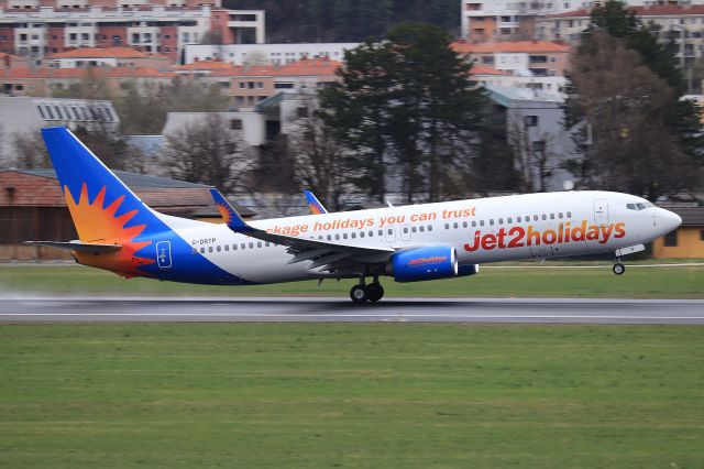 Boeing 737-800 (G-DRTP)